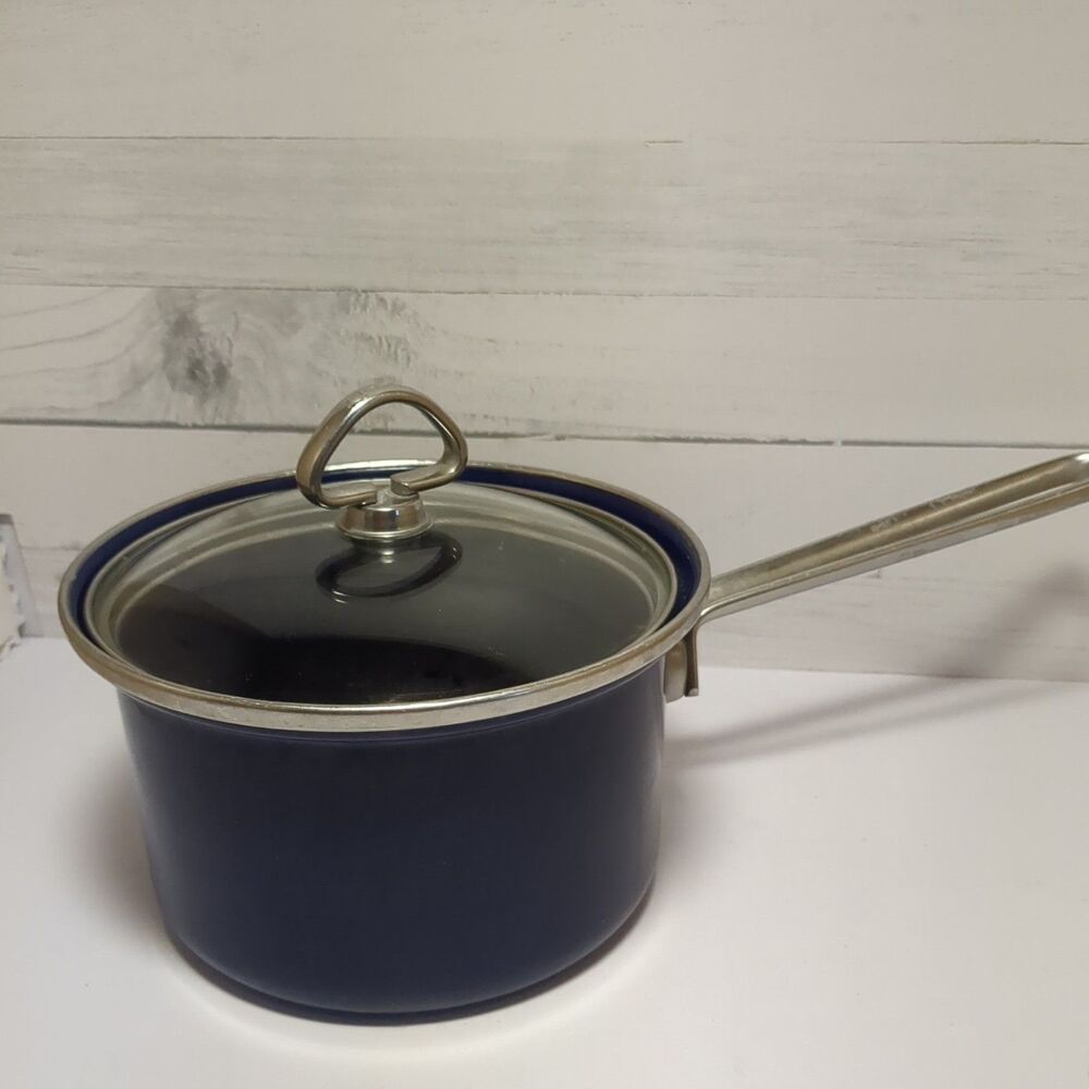 Chantal 2 Quart Cobalt Blue Enamel Saucepan – 7.5” Diameter Vintage "S" stamp